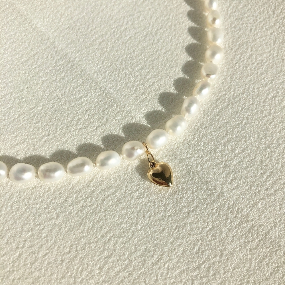 Elegant Real Pearl Necklace with Gold Heart Charm Timeless Jewelry for Every day